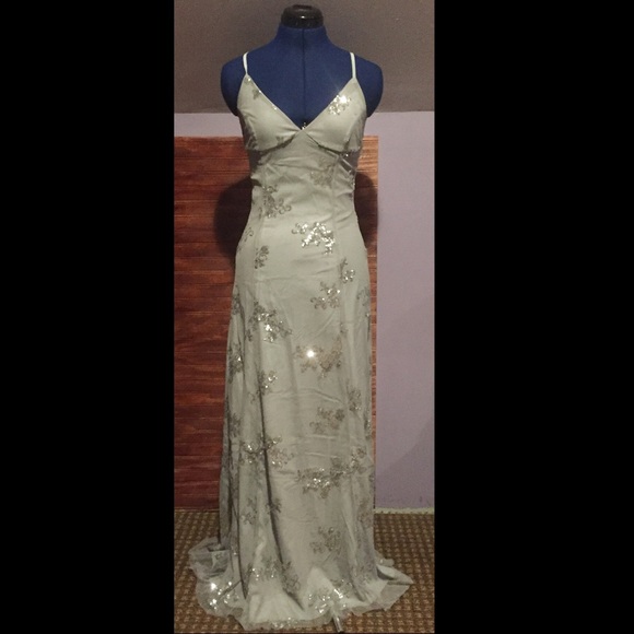 Silver V-Neck Sequin Mermaid Gown - Picture 7 of 7